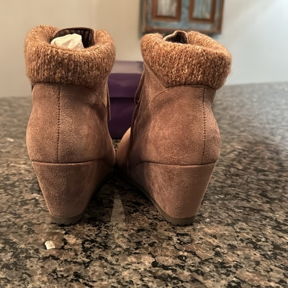 Madden Girl ankle wedge bootie NWT 7.5 - Picture 5 of 10